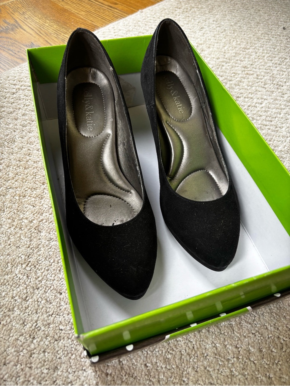 Kelly & Katie Black Pointed-Toe Suede Pumps